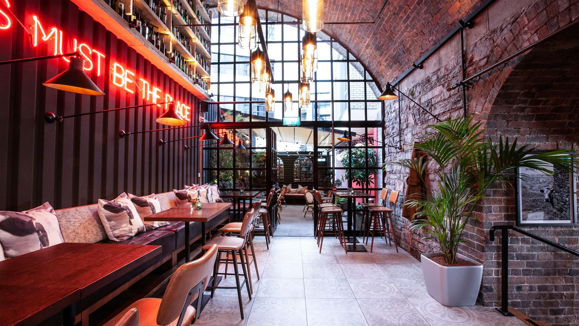 都柏林 The Address Connolly酒店