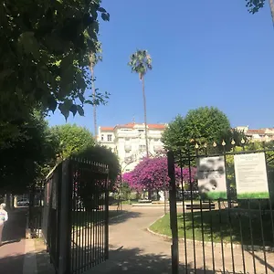 https://nice-apartment-roses-ivy-rue-du-congres.fr-provencehotel.com